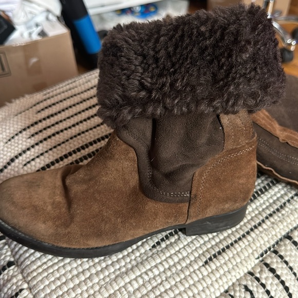 Boots - Picture 5 of 15